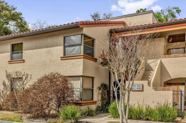 MLS: O6387882 Condo For Sale