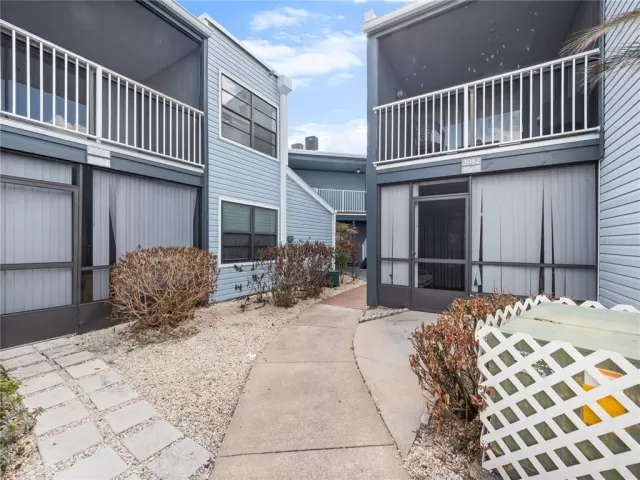 MLS: O6388073 Condo For Sale