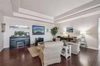 Photo #5: O6388359 Listing 