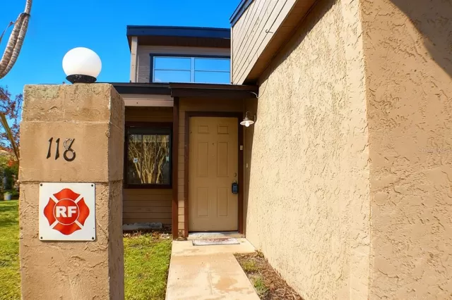 MLS: O6388479 Condo For Sale