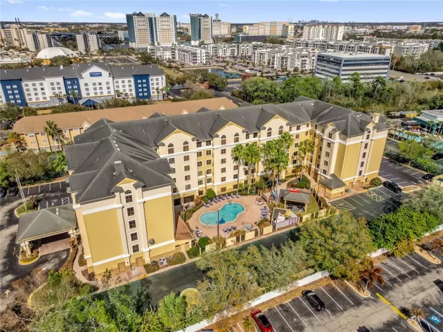 MLS: O6388546 Condo For Sale