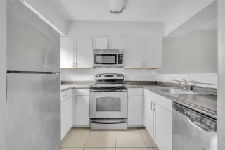 Photo #5: O6388547 Listing