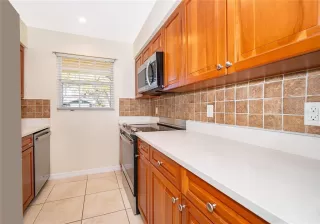 Photo #3: O6388649 Listing 