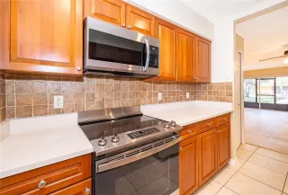 Photo #5: O6388649 Listing 