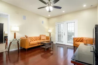 Photo #2: O6389108 Listing