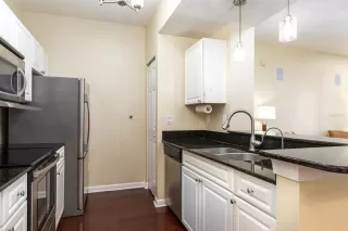 Photo #5: O6389108 Listing