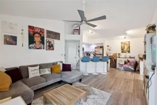 Photo #1: O6389337 Listing 