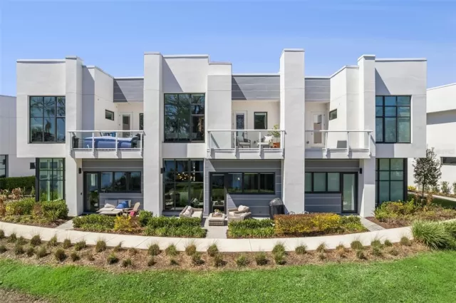 MLS: O6389472 Condo For Sale