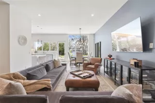 Photo #2: O6389472 Listing 