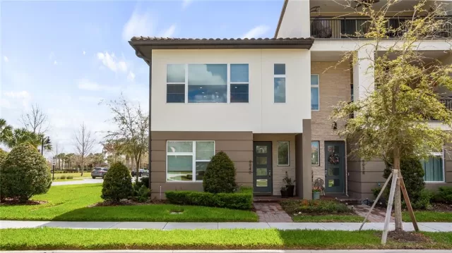 MLS: O6389692 Condo For Sale