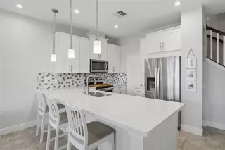 Photo #5: O6389697 Listing