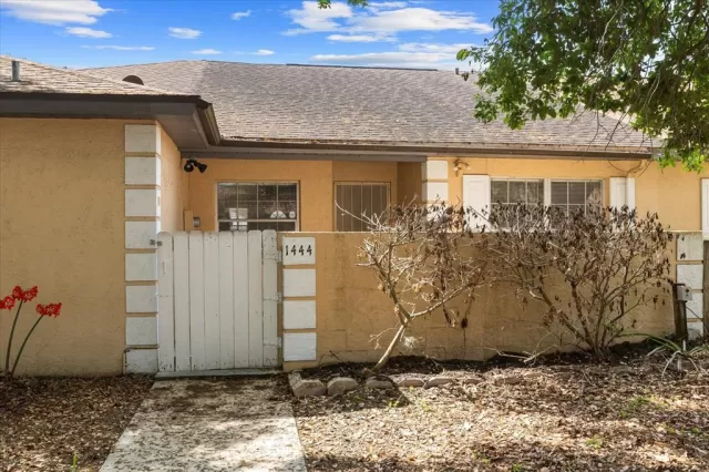 MLS: O6389717 Condo For Sale