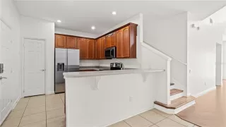 Photo #2: O6389783 Listing