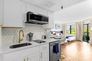 Photo #2: O6389812 Listing 