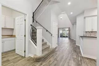 Photo #6: O6389847 Listing 