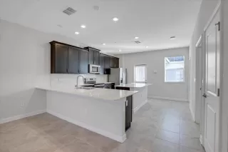 Photo #4: O6389929 Listing 