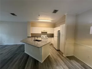 Photo #2: O6389948 Listing