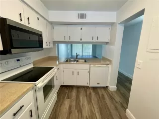 Photo #6: O6390084 Listing