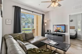 Photo #5: O6390130 Listing