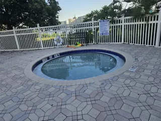 Photo #6: O6390146 Listing 