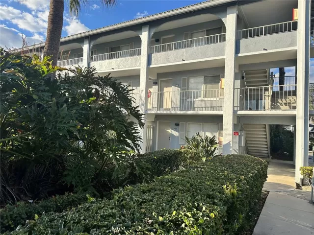 MLS: O6390427 Condo For Sale