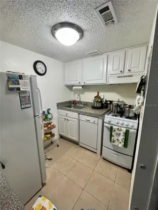 Photo #3: O6390427 Listing 