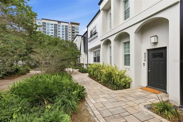 MLS: O6390622 Condo For Sale