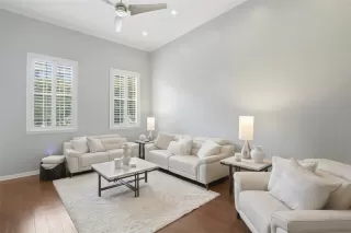 Photo #4: O6390622 Listing