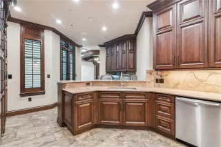 Photo #5: O6390752 Listing