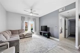 Photo #6: O6390838 Listing