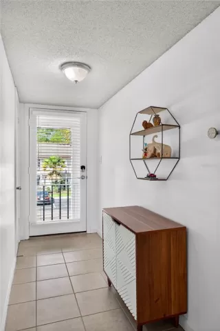 Photo #2: O6390840 Listing