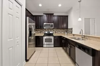 Photo #5: O6391000 Listing 