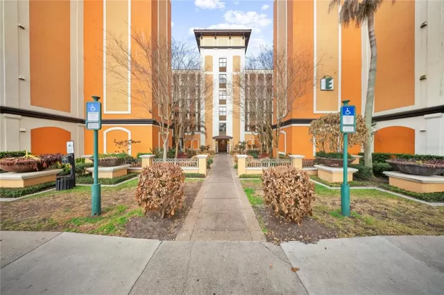 MLS: O6391645 Condo For Sale