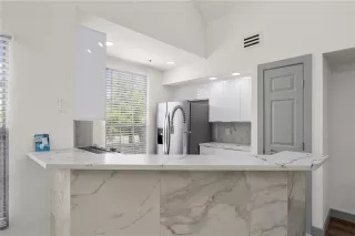 Photo #2: O6391646 Listing