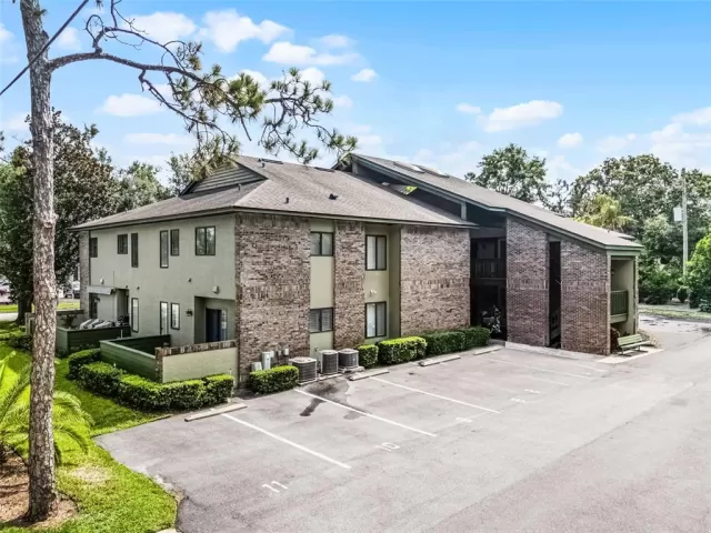 MLS: O6391707 Condo For Sale