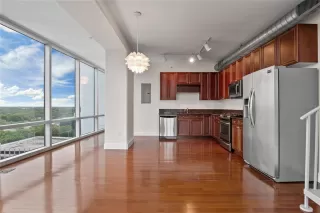 Photo #6: O6392322 Listing