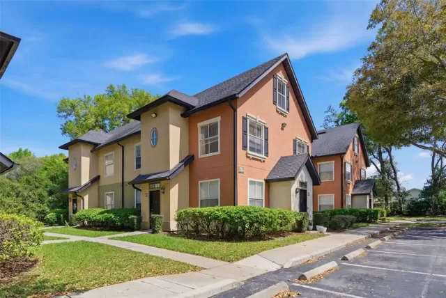 MLS: O6392331 Condo For Sale