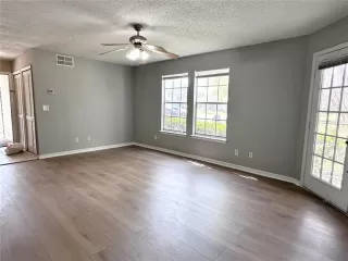 Photo #5: O6392505 Listing 