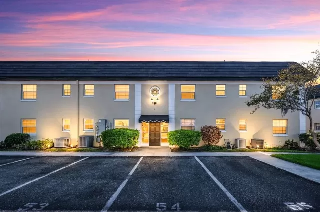 MLS: O6392693 Condo For Sale