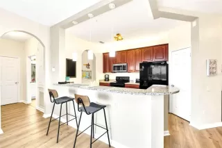 Photo #2: O6392953 Listing 