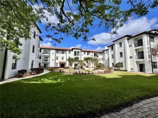 Browse active condo listings in REGISTRY AT MICHIGAN PARK