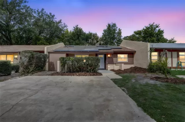 MLS: O6393082 Condo For Sale