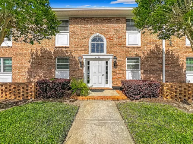 MLS: O6393319 Condo For Sale