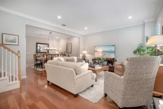 Photo #1: O6393457 Listing