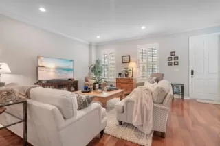 Photo #3: O6393457 Listing