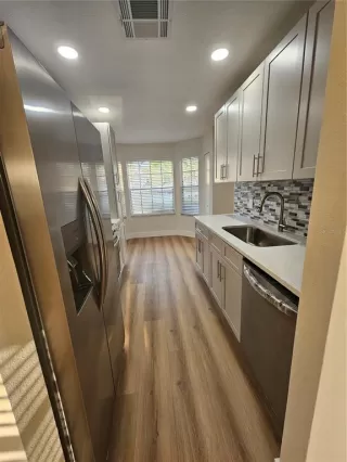 Photo #6: O6393514 Listing