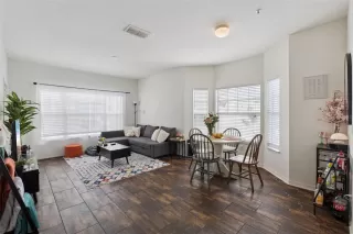 Photo #5: O6393631 Listing 