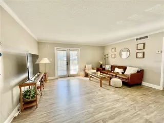 Photo #2: O6393632 Listing 