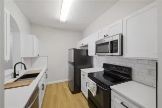 Photo #2: O6393715 Listing 