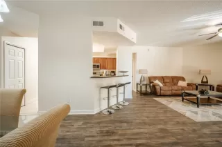 Photo #6: O6393818 Listing 